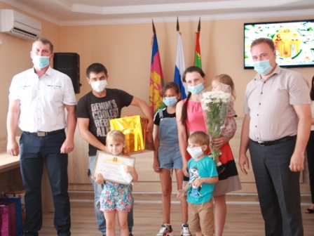 День семьи, любви и верности отмечают в Тбилисском районе