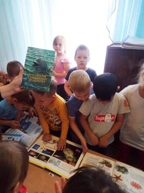 Сотрудники библиотеки посетили детский сад «Наше счастье» 