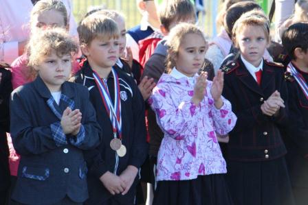 В хуторе Марьинском Тбилисского района торжественно открыли многофункциональную спортивную площадку