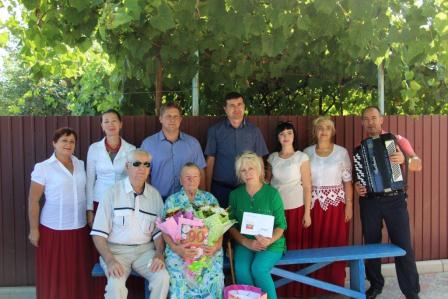 Жительница Тбилисской отмечает 90-летний юбилей