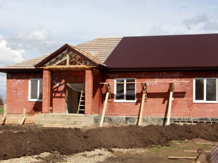 В Тбилисском районе строят социальные объекты 