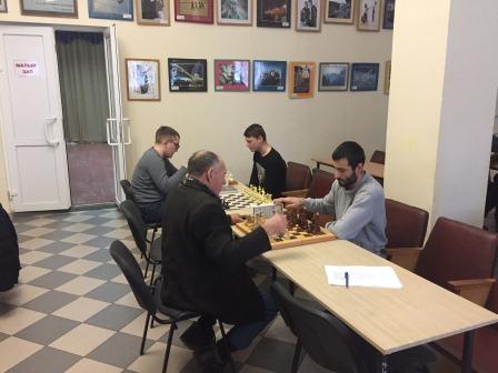 Продолжается личное первенство по шахматам
