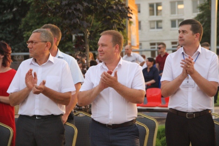 Общерайонный выпускной бал прошел в Тбилисской