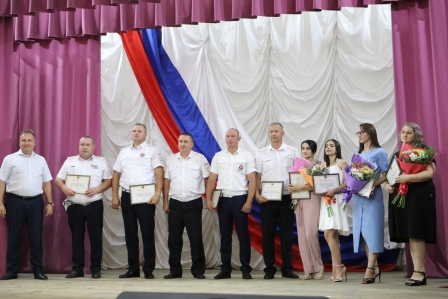 В Тбилисском районе сотрудников ГИБДД поздравили с профессиональным праздником