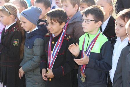 В хуторе Марьинском Тбилисского района торжественно открыли многофункциональную спортивную площадку