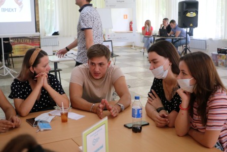 Молодежи рассказали, как получить деньги на свой проект