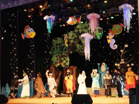 Глава района поздравил детей с новогодними праздниками