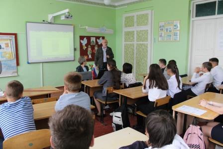 Выступает работник архива Ю.Н.Еремин