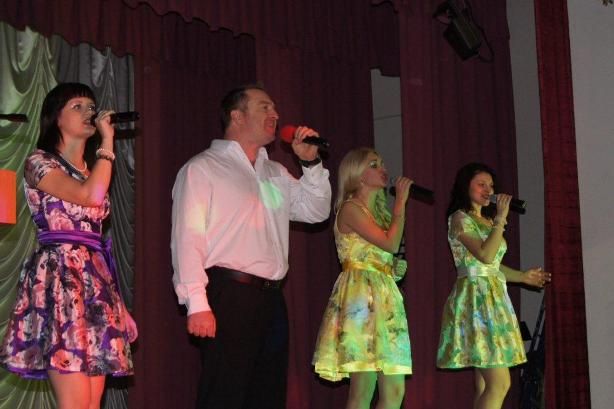 в преддверии Дня матери