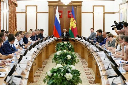 В Краснодарском крае обсудили подготовку к новому учебному году