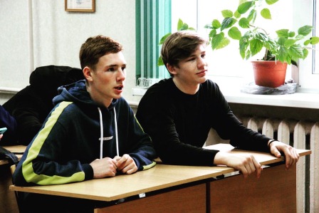 Ванновские студенты приняли участие в круглом столе на тему «Каждый выбирает для себя»