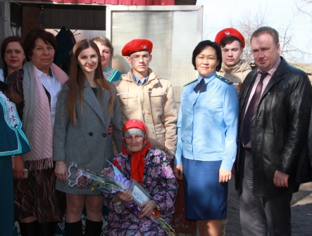 В Тбилисском районе труженицам тыла вручили юбилейные медали