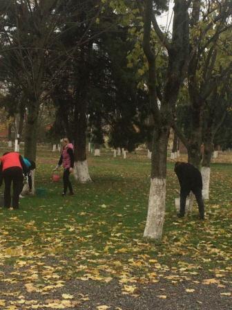 В Тбилисском районе прошел еженедельный субботник