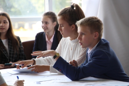 В Тбилисском районе прошел муниципальный этап Кубка Главы по парламентским дебатам