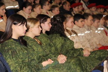 Тбилисские школьники встретились с Героями Российской Федерации