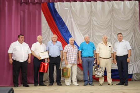 В Тбилисском районе сотрудников ГИБДД поздравили с профессиональным праздником