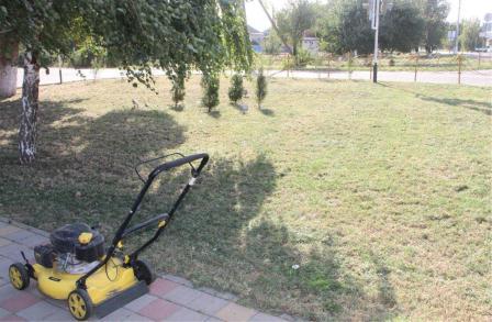 В Тбилисском парке культуры и отдыха имени Симикина провели субботник