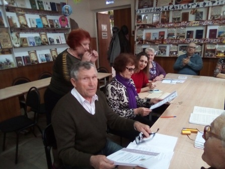 В районной библиотеке прошло заседание поэтического клуба «Серебряные струны»
