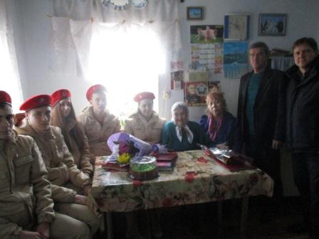 В Тбилисском районе поздравили участницу Сталинградской битвы