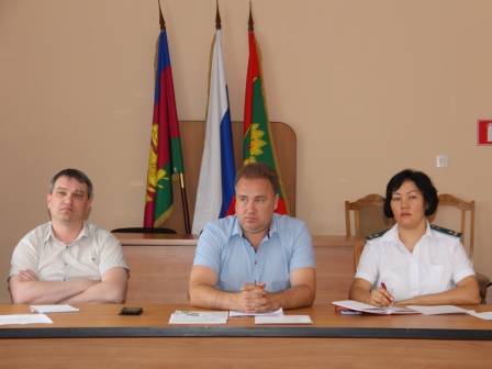 Безопасность проведения выпускного бала обсудили в Тбилисской