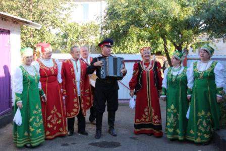 Ветеранам Тбилисского района вручают медали к 75-летию освобождения Краснодарского края