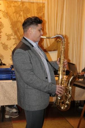 Евгений Ильин поздравил женщин района с наступающим Днем матери