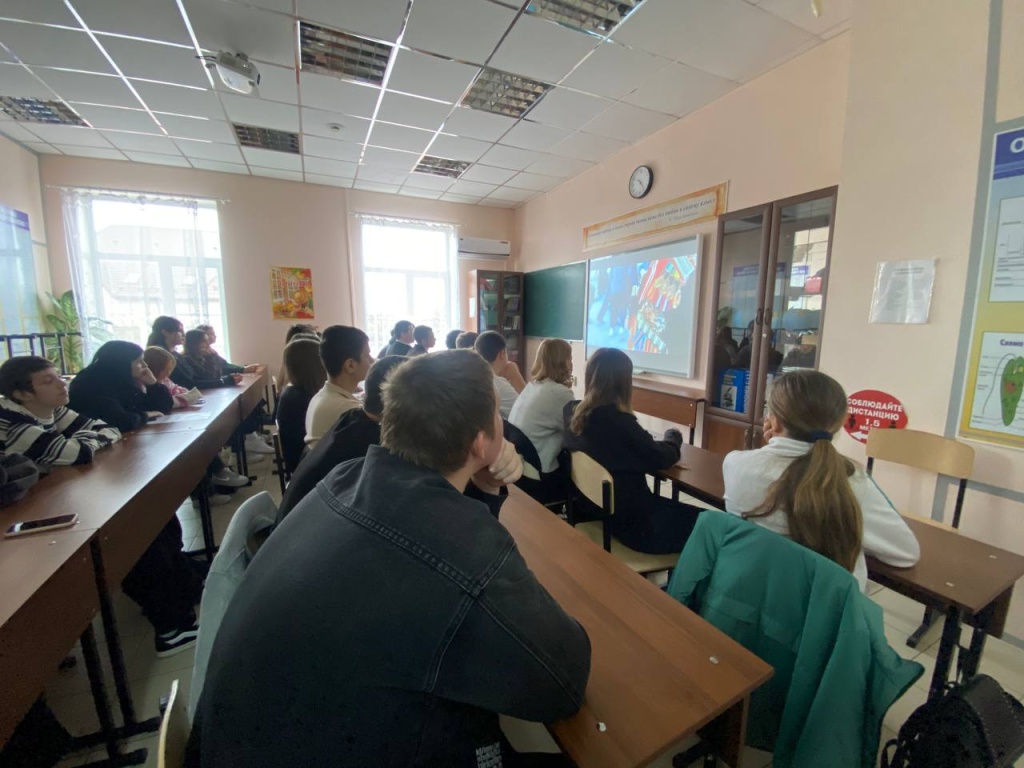 В трёх общеобразовательных учреждениях Тбилисского района прошли показы итогового видеоролика, посвящённого сотнику Андрею Гречишкину