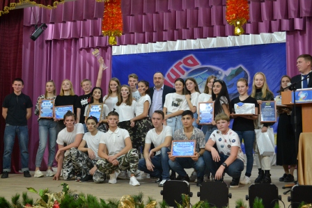 Команда первой школы стала победителем школьной Лиги КВН 2019 года