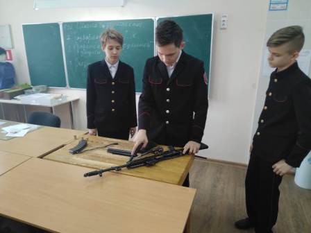 Тбилисские школьники соревнуются в военно-прикладных видах спорта