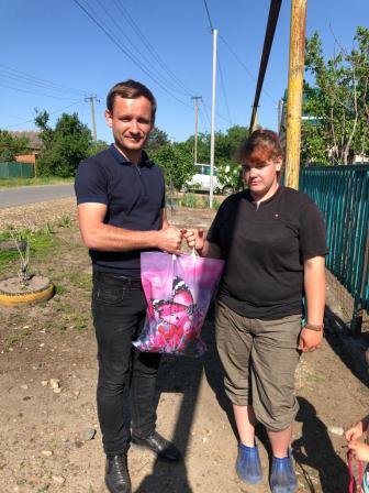 Депутаты Тбилисского района оказали помощь нуждающимся семьям