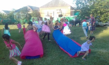 В Тбилисском районе заработали дворовые площадки