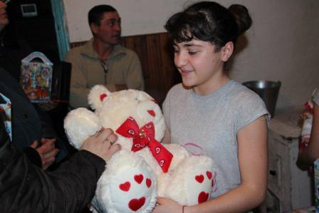 Новогодние поздравления продолжаются