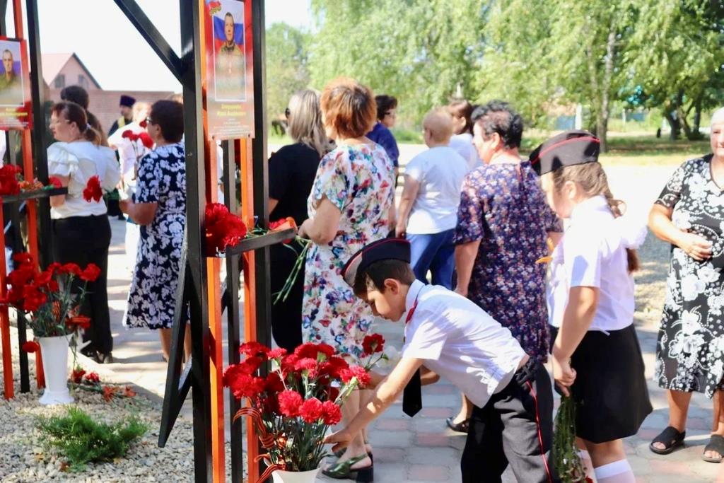 Аллею Героев СВО открыли в хуторе Марьинском