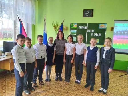 Межпоселенческая районная библиотека провела патриотический час