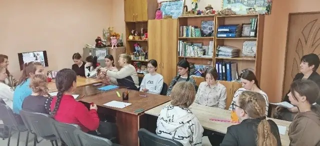 Девочкам-подросткам рассказали о важных аспектах полового воспитания