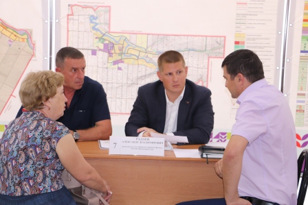 Мобильная приемная губернатора работает в Тбилисской