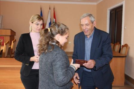 10 юных тбилисцев получили паспорта