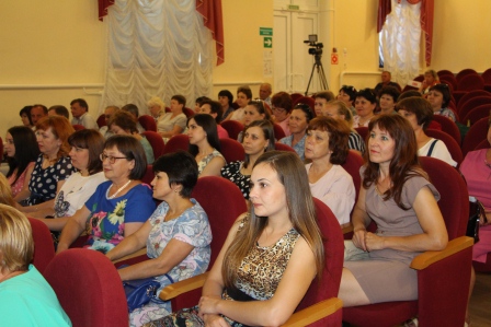 Социальных работников поздравили с профессиональным праздником