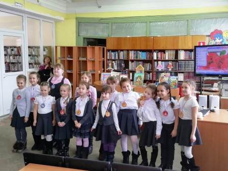 Накануне женского праздника 8 Марта в детской библиотеке проходят литературно-игровые программы 