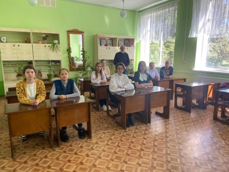 Работники муниципального архива провели уроки в школах Тбилисского района