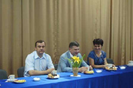 Вручение медалей выпускникам