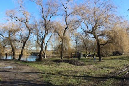 Глава района осмотрел места крещенских купаний