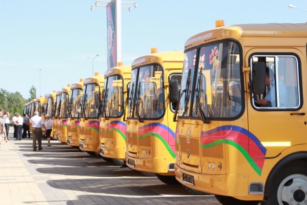 Школьный автопарк Тбилисского района пополнился двумя автобусами