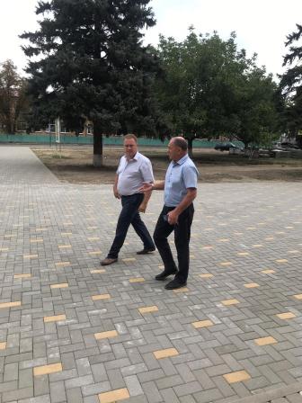 Глава проинспектировал ход строительства объектов 