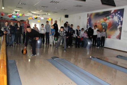 В рамках акции «Быть добру» тбилисские дети поиграли в боулинг