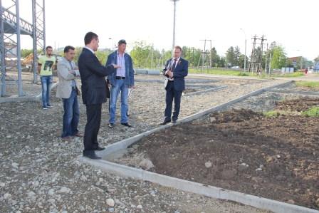 Евгений Ильин продолжает контролировать строительство спортивного комплекса