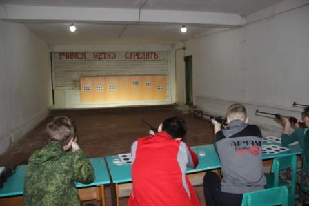 В шестой школе прошли районные соревнования по стрельбе из пневматической винтовки