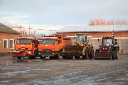 Очищать дороги района от снега и гололеда будут 56 единиц техники