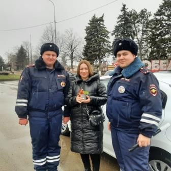 Поздравили с международным женским днем женщин-водителей