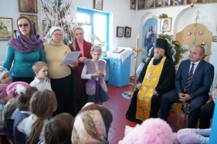 Рождественская елка прошла в храме станицы Ловлинской